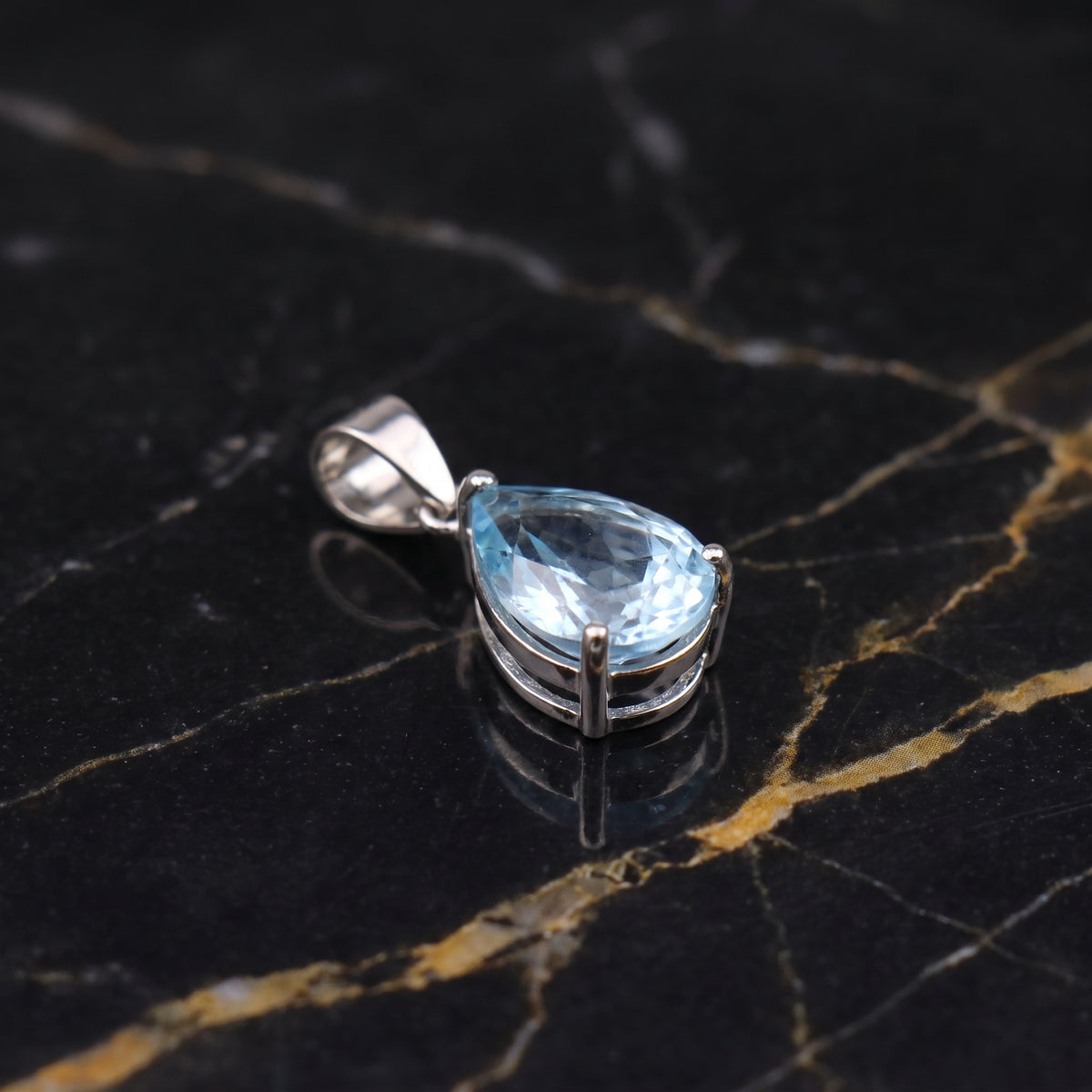 Pear Blue Topaz Semi Precious Natural Pendant 925 Silver 10x7mm